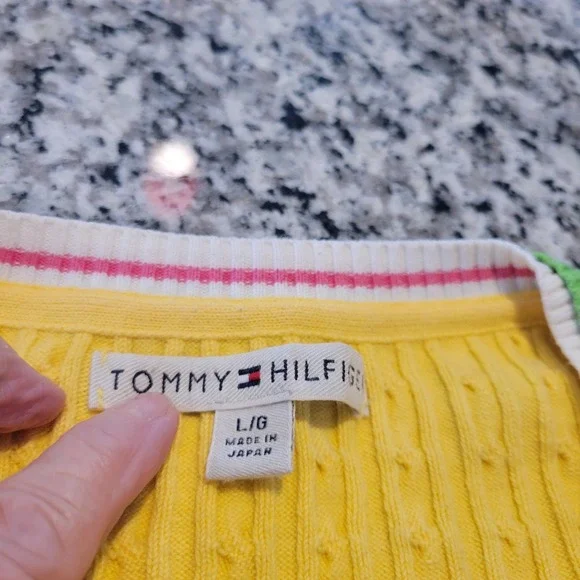 Tommy Hilfiger Womens Yellow Cable Knit V-Neck Sweater Size Large Preppy - Picture 4 of 12